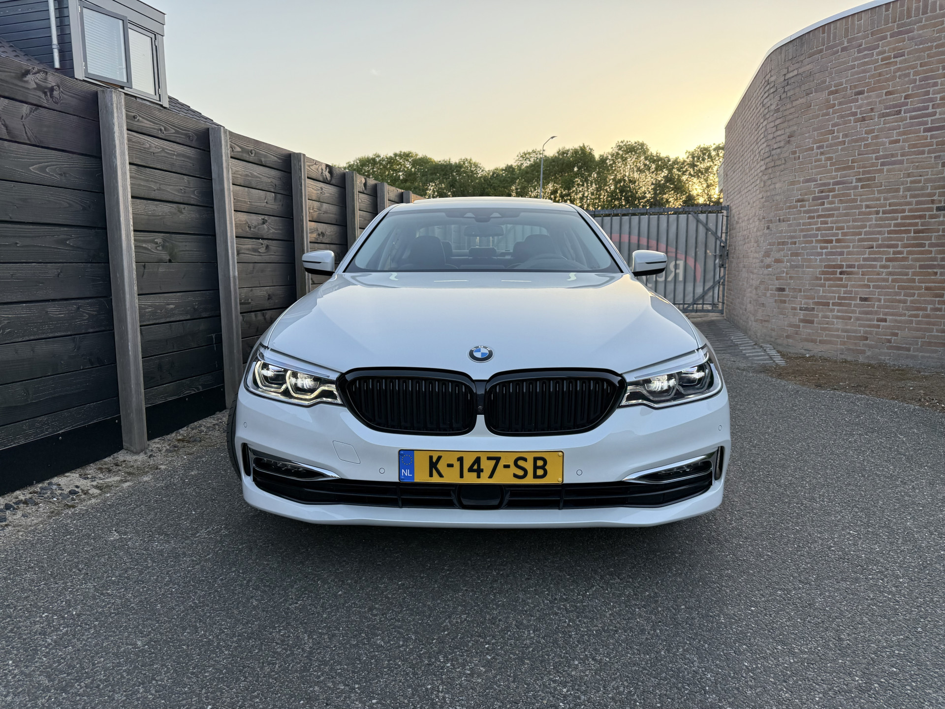 44795970-2.jpg