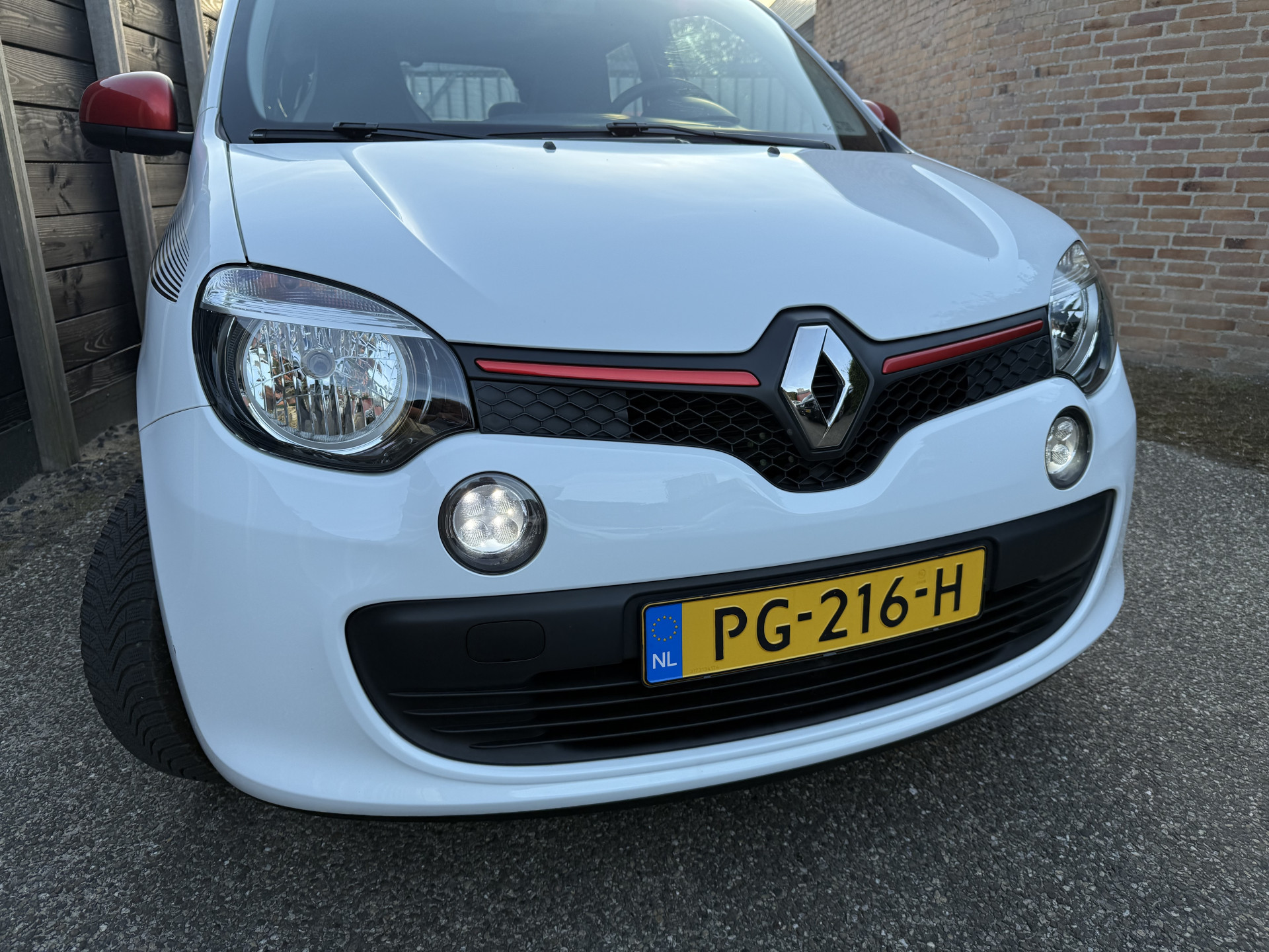 45849039-5.jpg