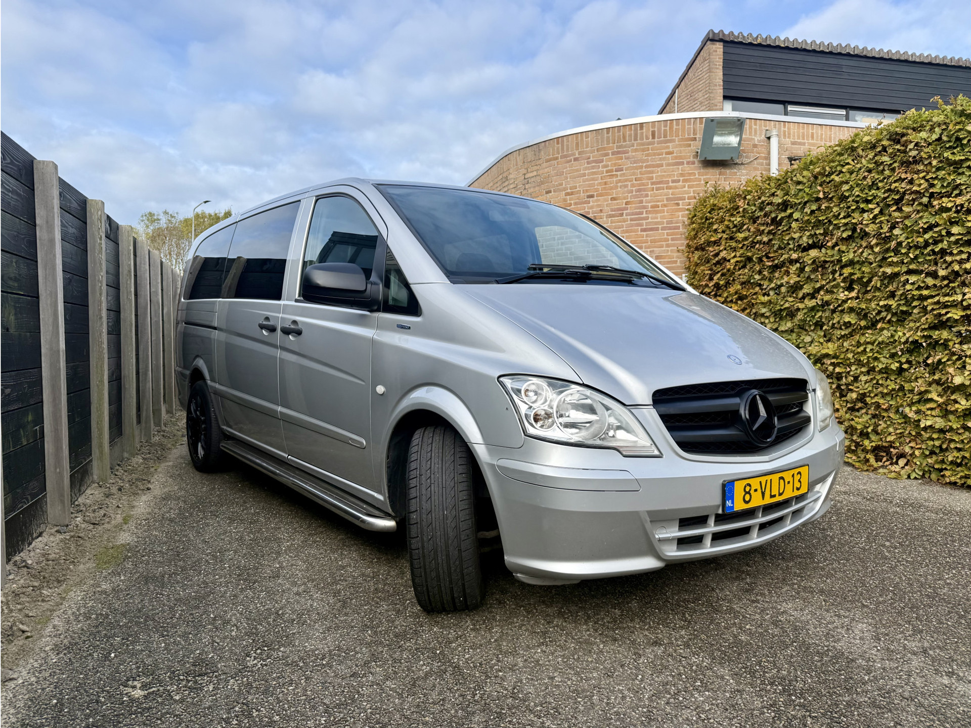 48510267-3.jpg