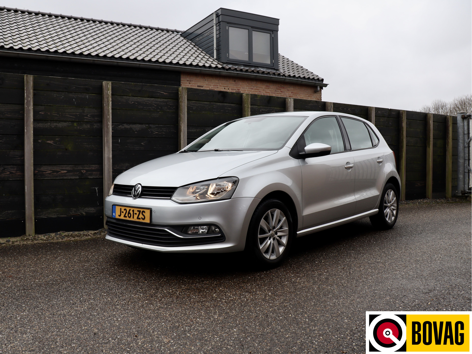 55098262-49.jpg