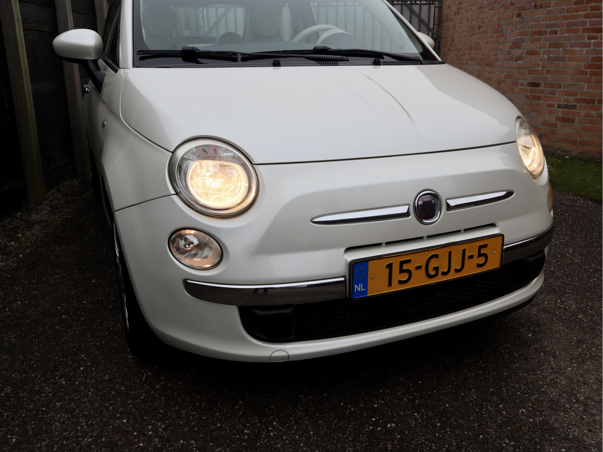 50732450-3.jpg