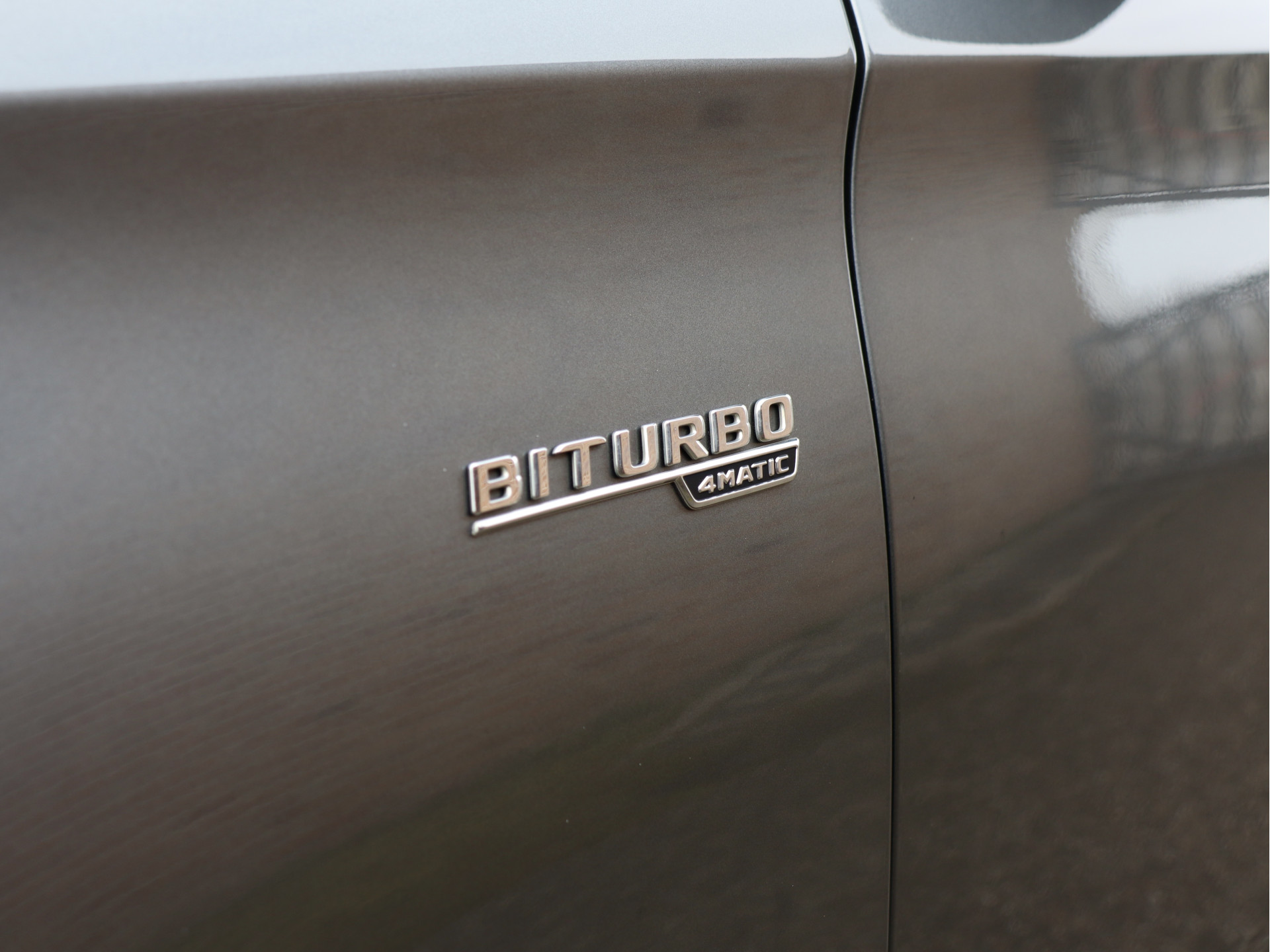 52232784-2.jpg