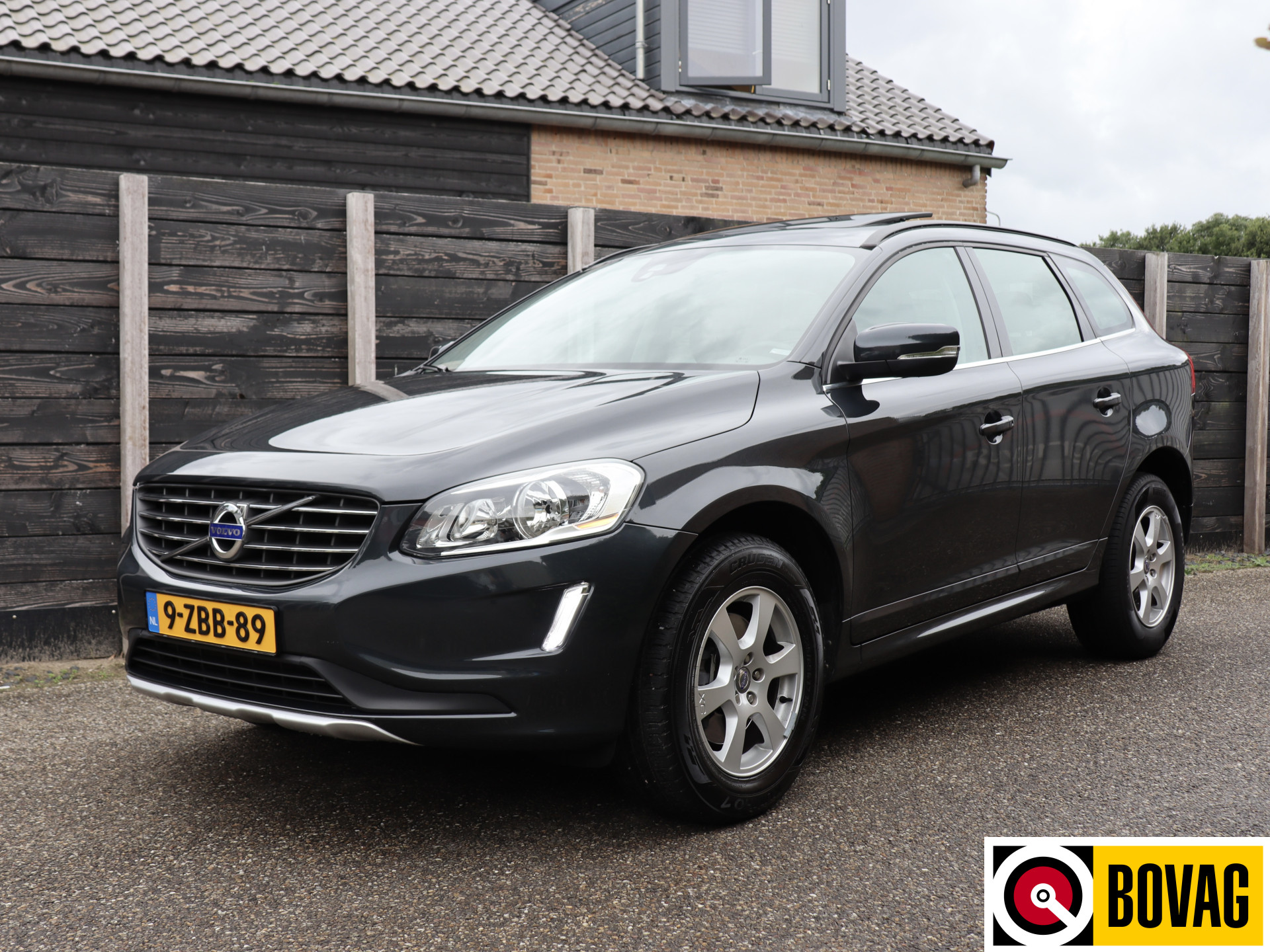 49821676-54.jpg